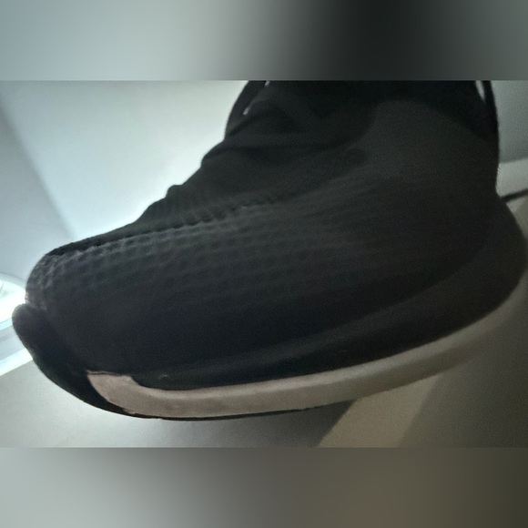 Lululemon Women’s Chargeful 2 Mid Workout Athletic Sneakers - Picture 12 of 16